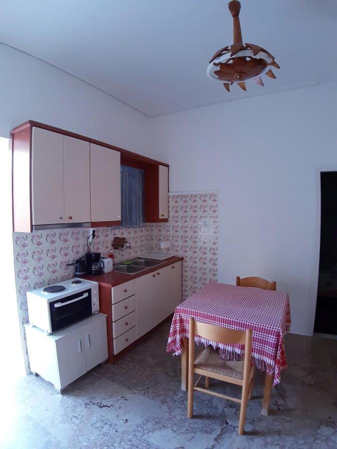 Traditional House Alepis In Areopolis Bagian luar foto