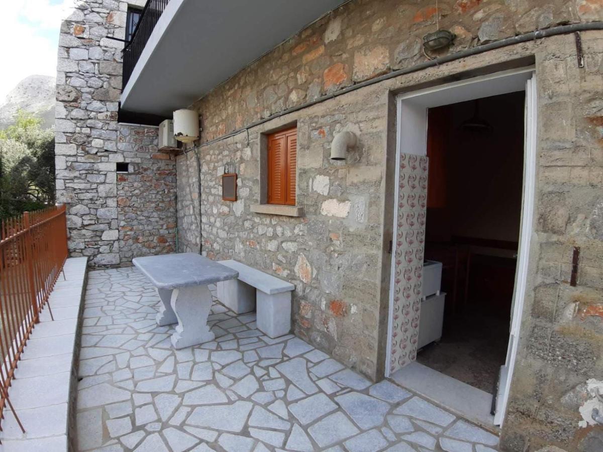 Traditional House Alepis In Areopolis Bagian luar foto