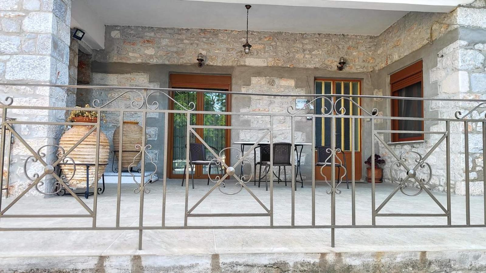 Traditional House Alepis In Areopolis Bagian luar foto