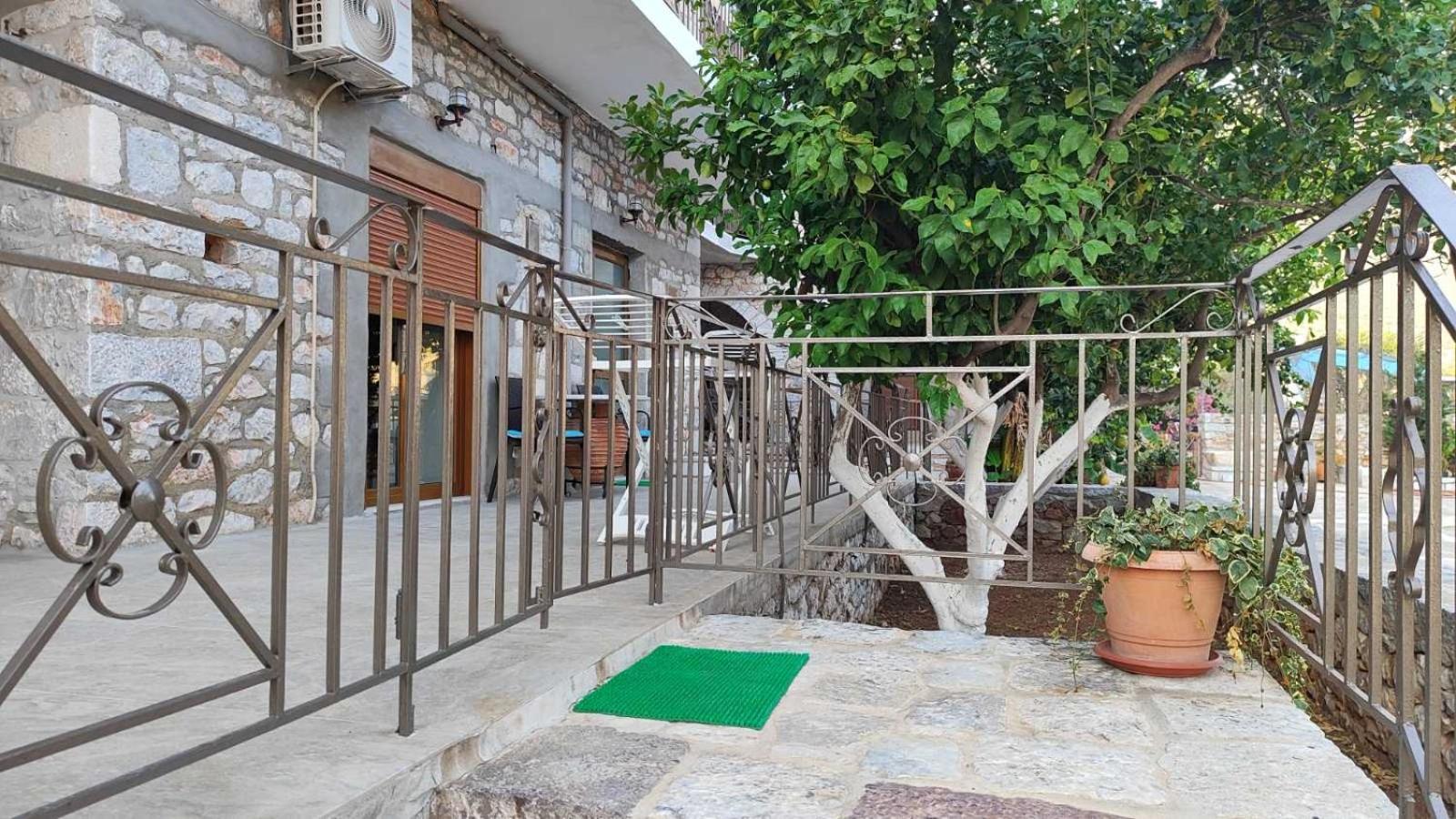 Traditional House Alepis In Areopolis Bagian luar foto
